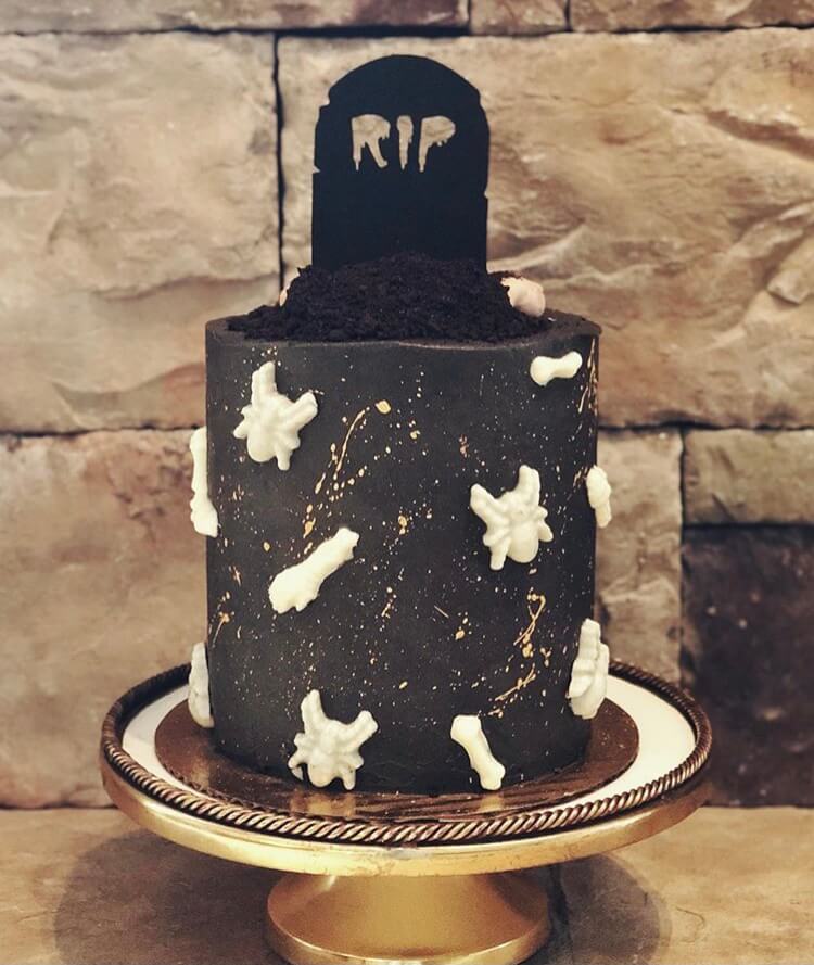 37 Cute And Cool Halloween Cake Ideas