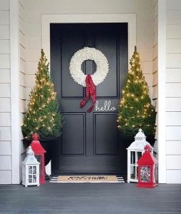 16+ Gorgeous Christmas Porch Simple Decorating Ideas