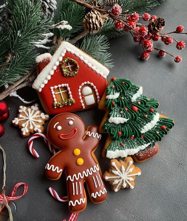 Cookies are the most important part of Christmas, so we have plenty of reasons to use the holiday time to prepare a batch of cute Christmas cookies. #Christmas