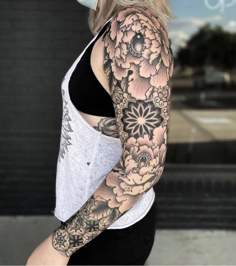 37 Awesome Sleeve Tattoo Ideas IdeasDonuts