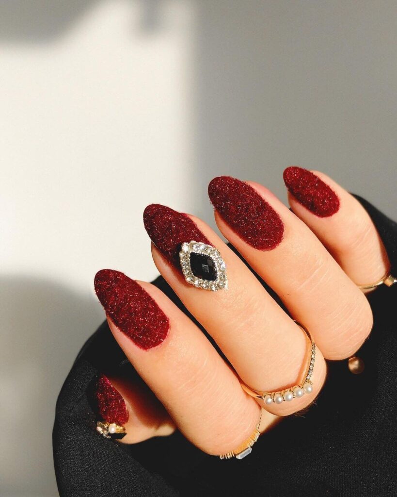 Luxurious velvet Valentine's Day nails