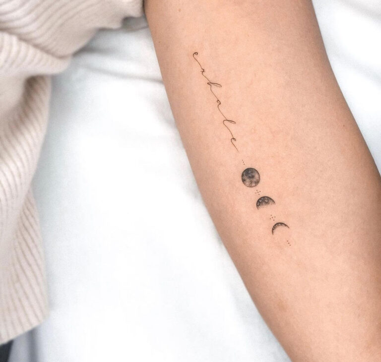 35 Impressive Moon Tattoo Creative Designs