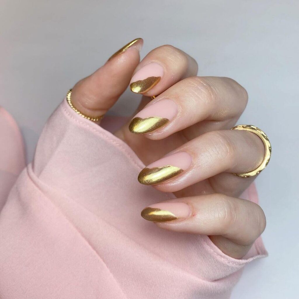 Striking French nail