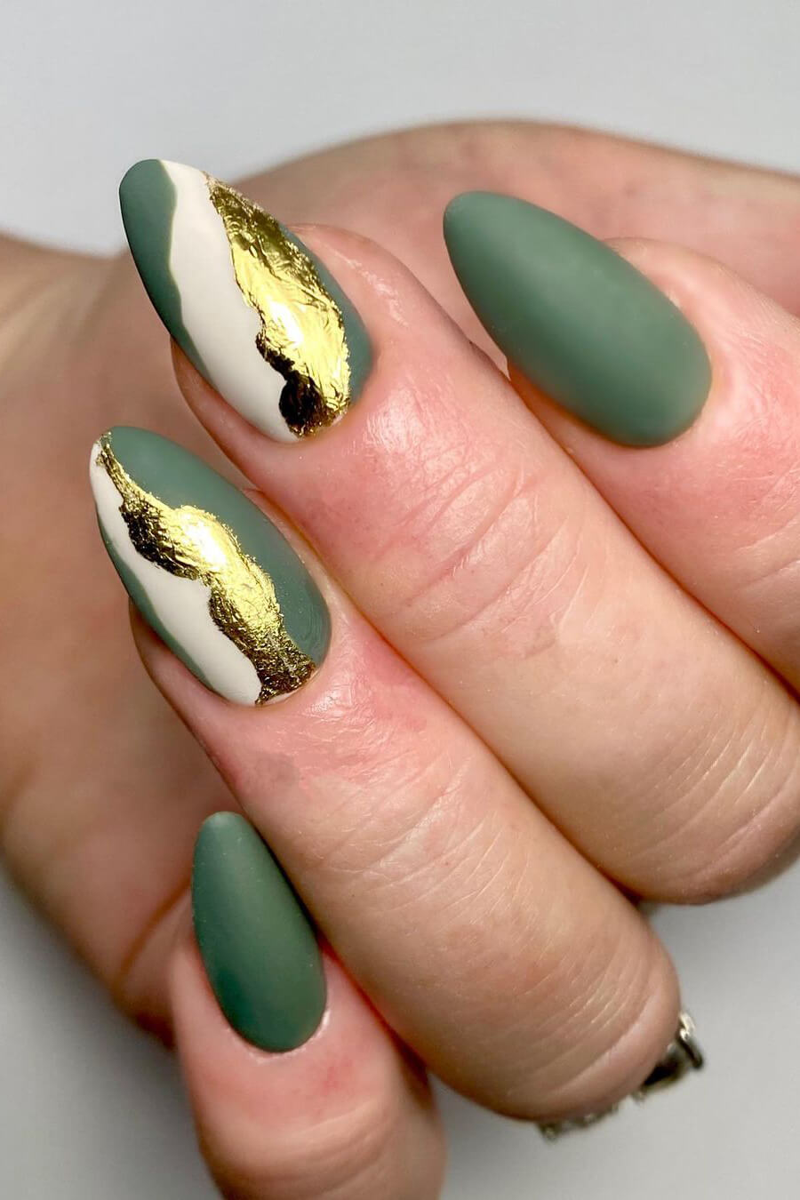 15+ Vibrant Green Nail Designs Look Refreshing