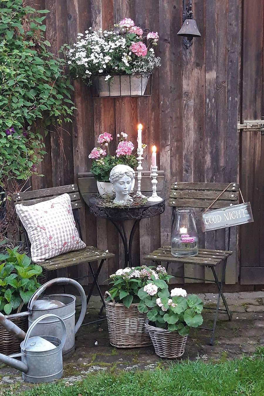 Rustic backyard decoration