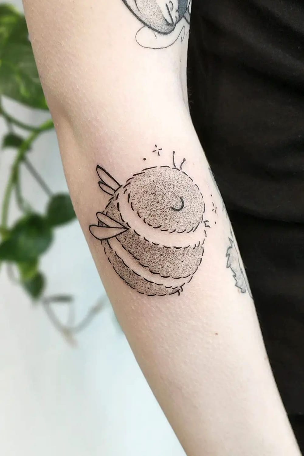 Cute Bee Tattoo-1