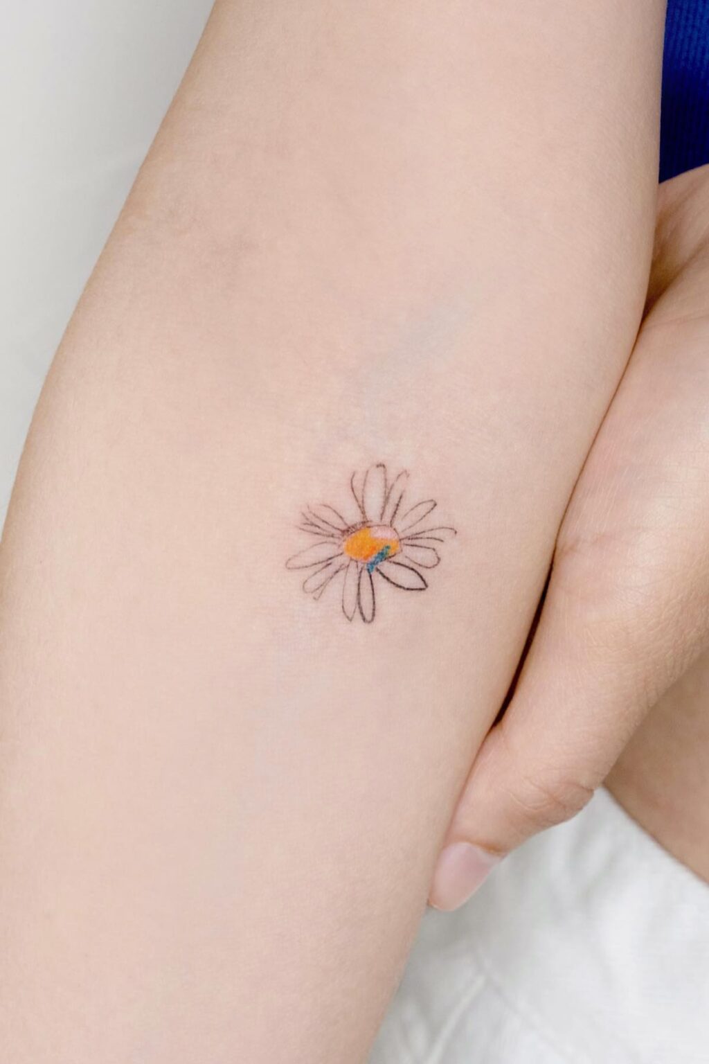 33 Fabulous Daisy Tattoo Ideas and Designs (2022)