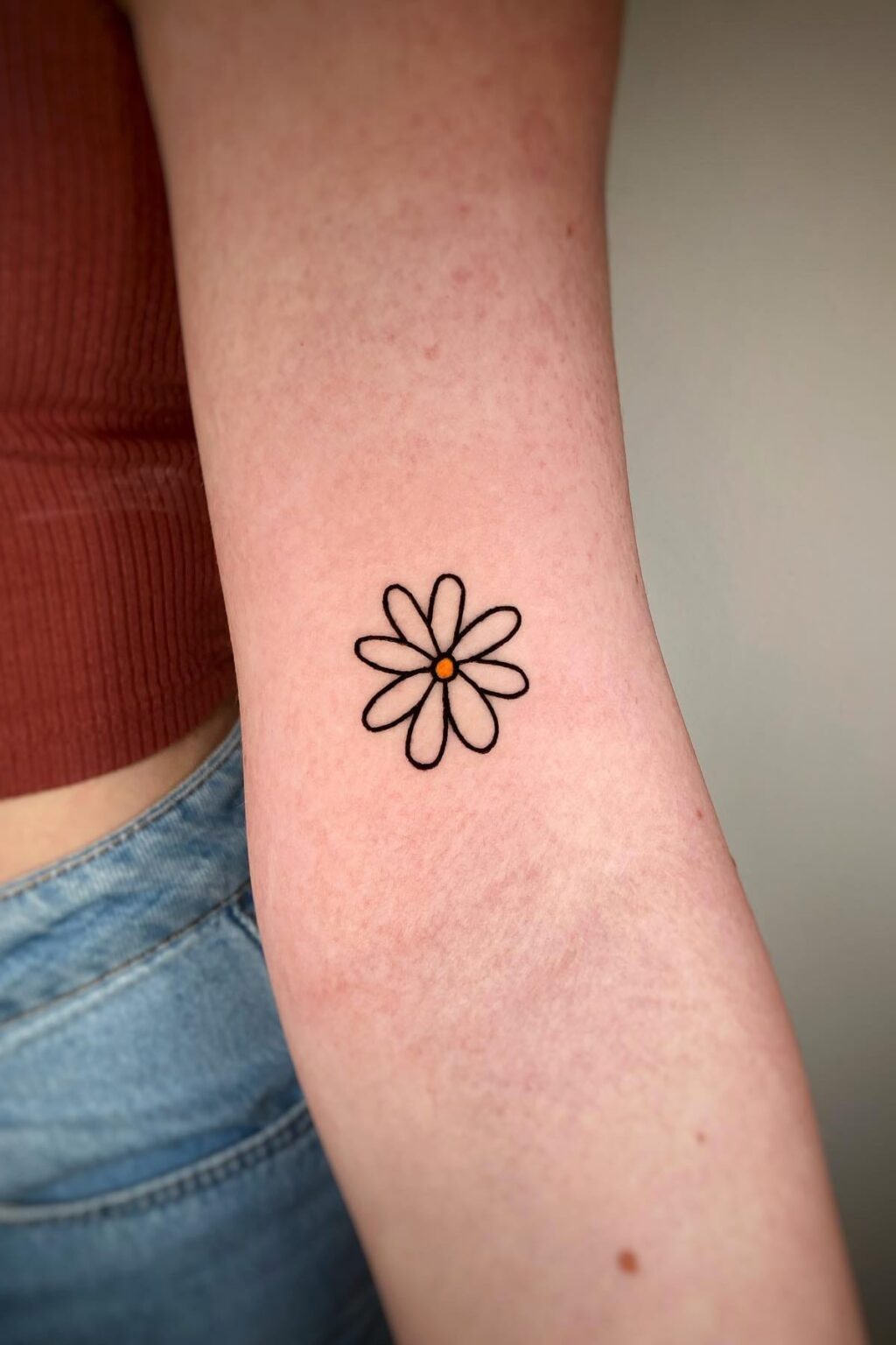 33 Fabulous Daisy Tattoo Ideas and Designs (2022)