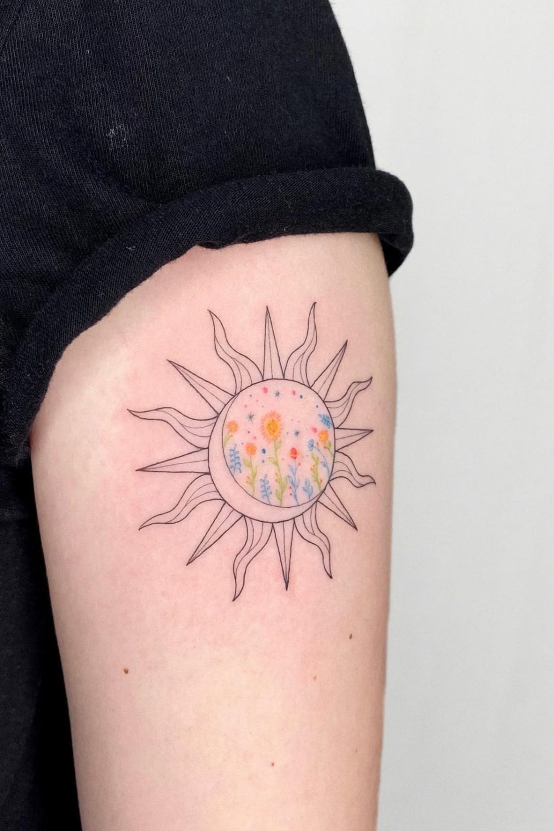 40 Brilliant Sun Tattoos For Women 2022 Guide   Sun Tattoo 15 